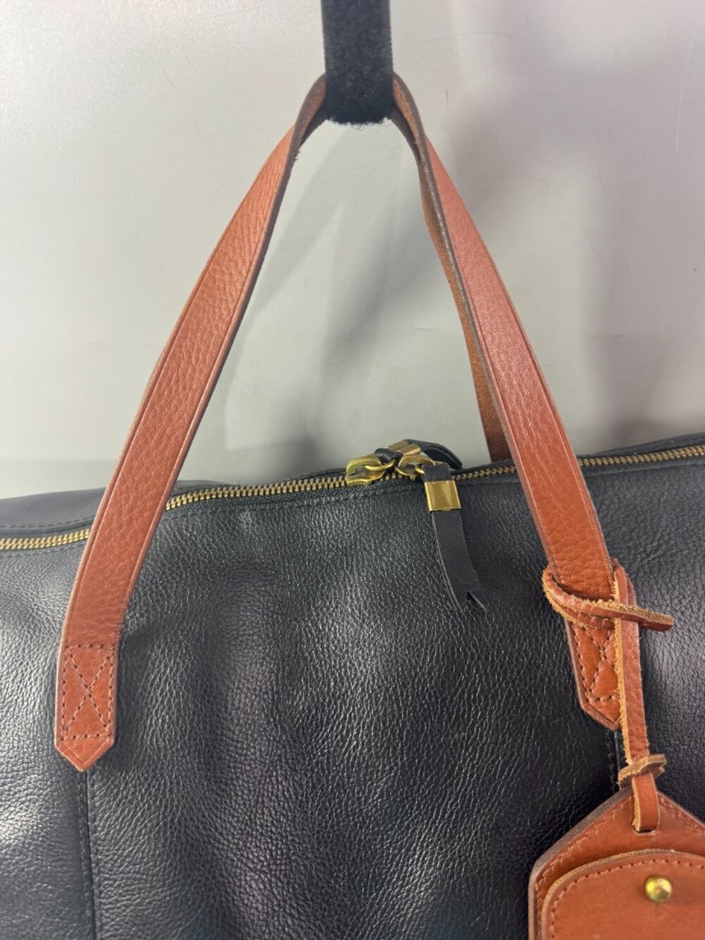 Madewell The Transport Weekenderin in True Black - Picture 5 of 15